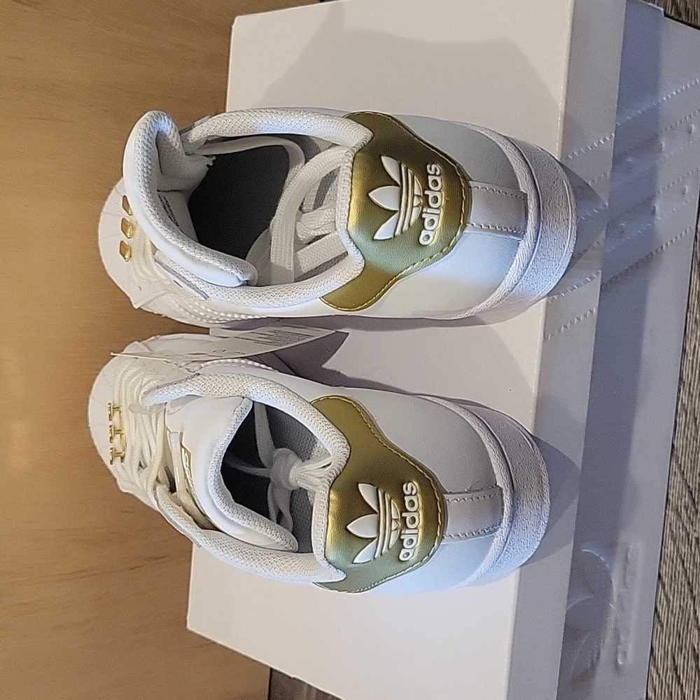Adidas - Picture 2 of 6